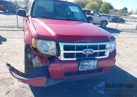 2011 Ford Escape Xlt z USA, uszkodzony, nr VIN 1FMCU9DG5BKB28587